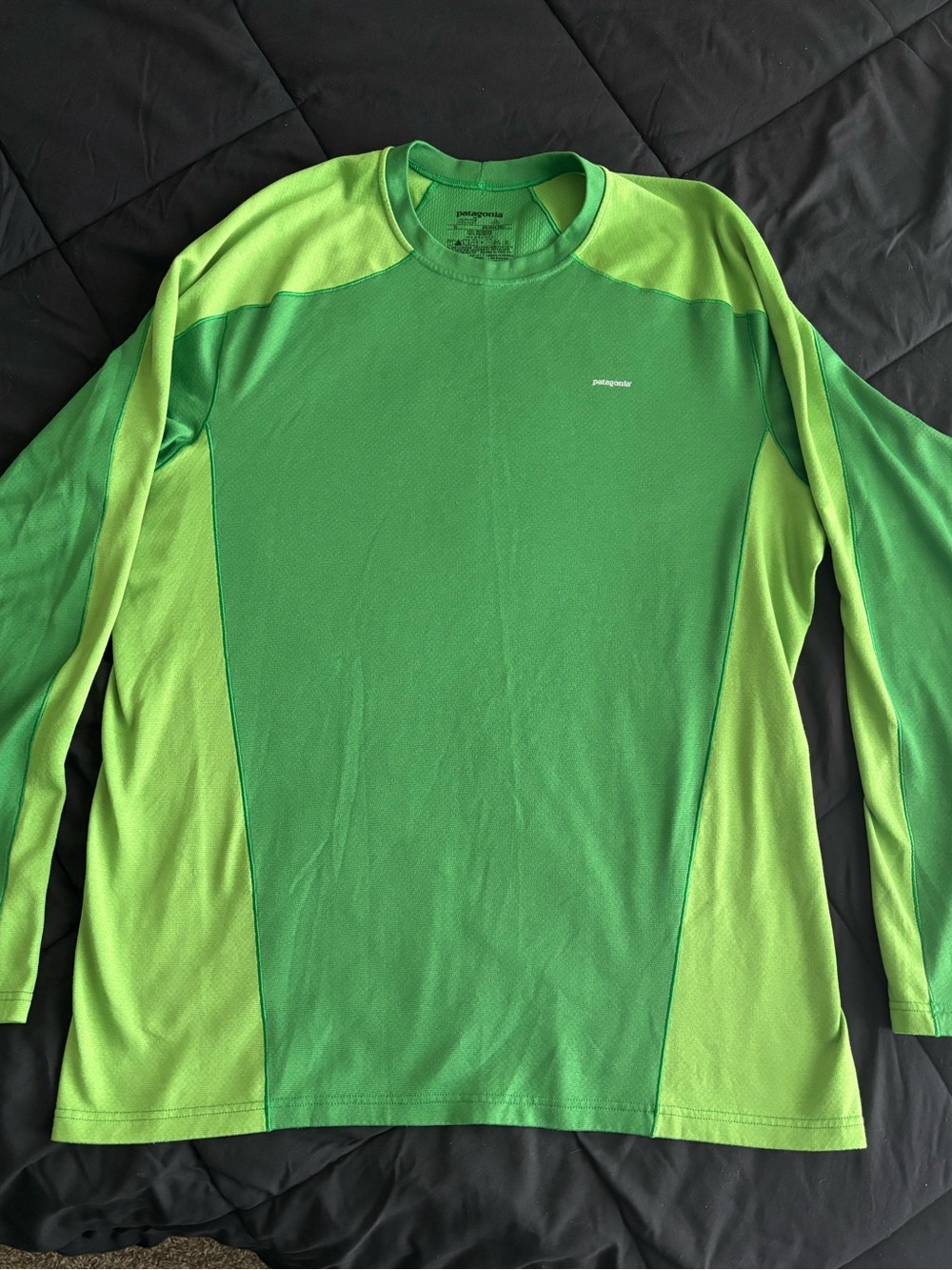 Vintage 90s y2K Patagonia Athletic Performance Green Long Sleeve Shirt | Mens XL